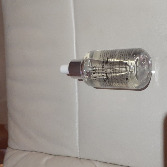 Kiehl's clearly corrective dark spot solution - Picture 2 of 2